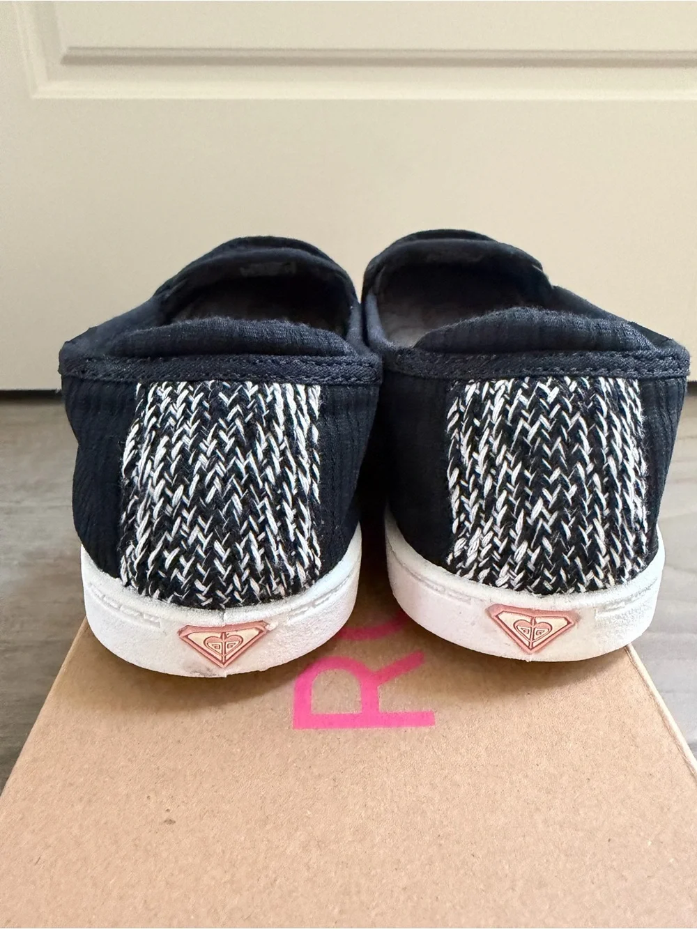 Roxy Minnow VII Black Slip-On Casual Shoes